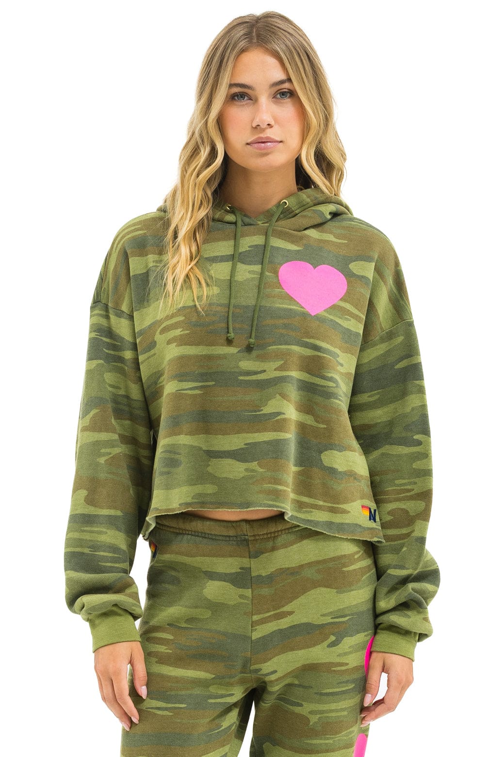 HEART RELAXED CROPPED PULLOVER HOODIE - CAMO // NEON PINK - Image 3