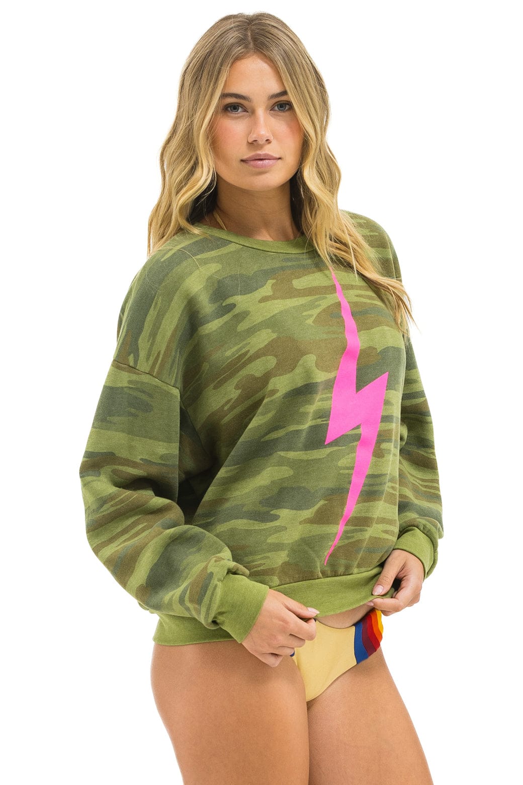 BOLT RELAXED CREW SWEATSHIRT - CAMO // NEON PINK - Image 5