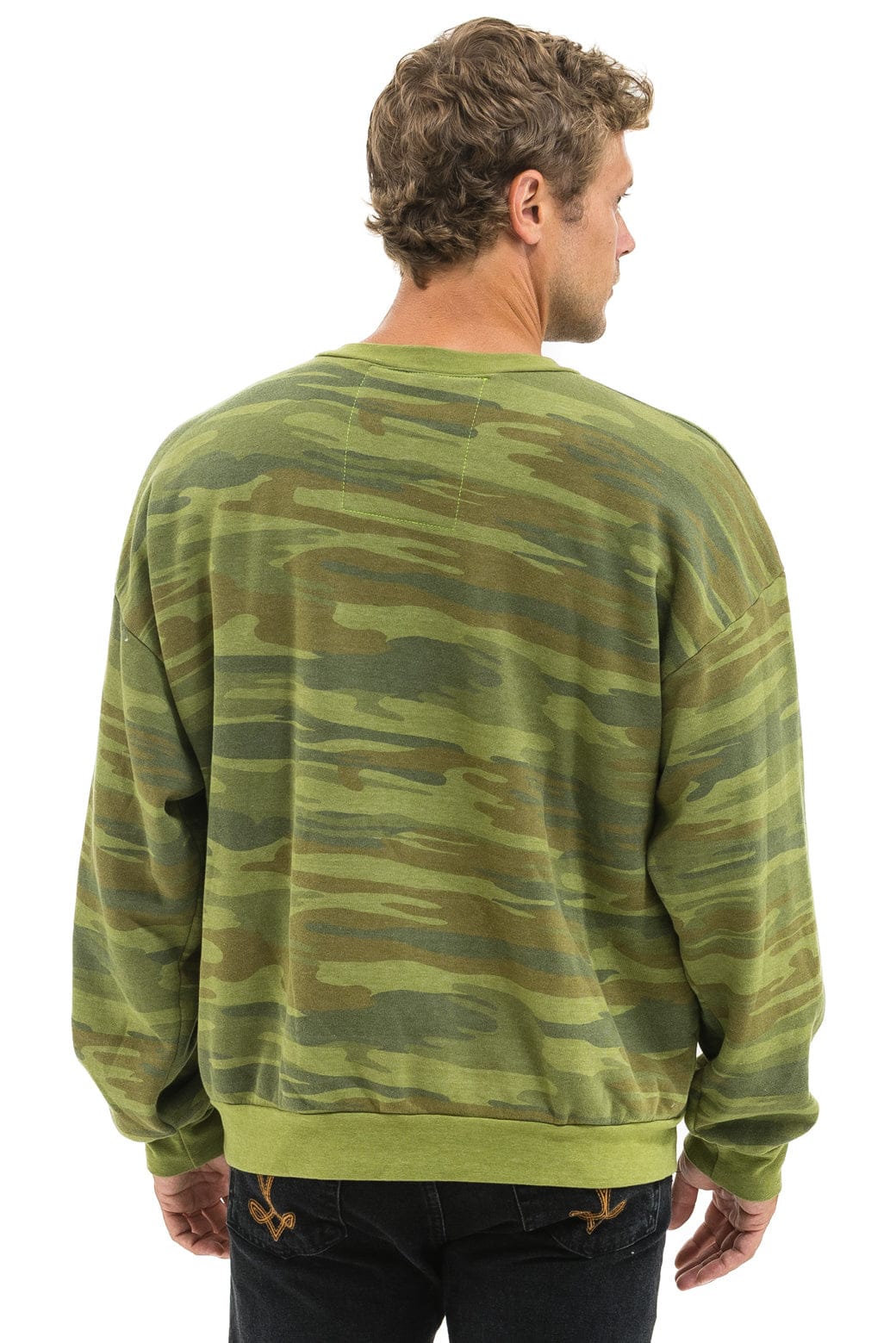 BOLT RELAXED CREW SWEATSHIRT - CAMO // NEON PINK - Image 7
