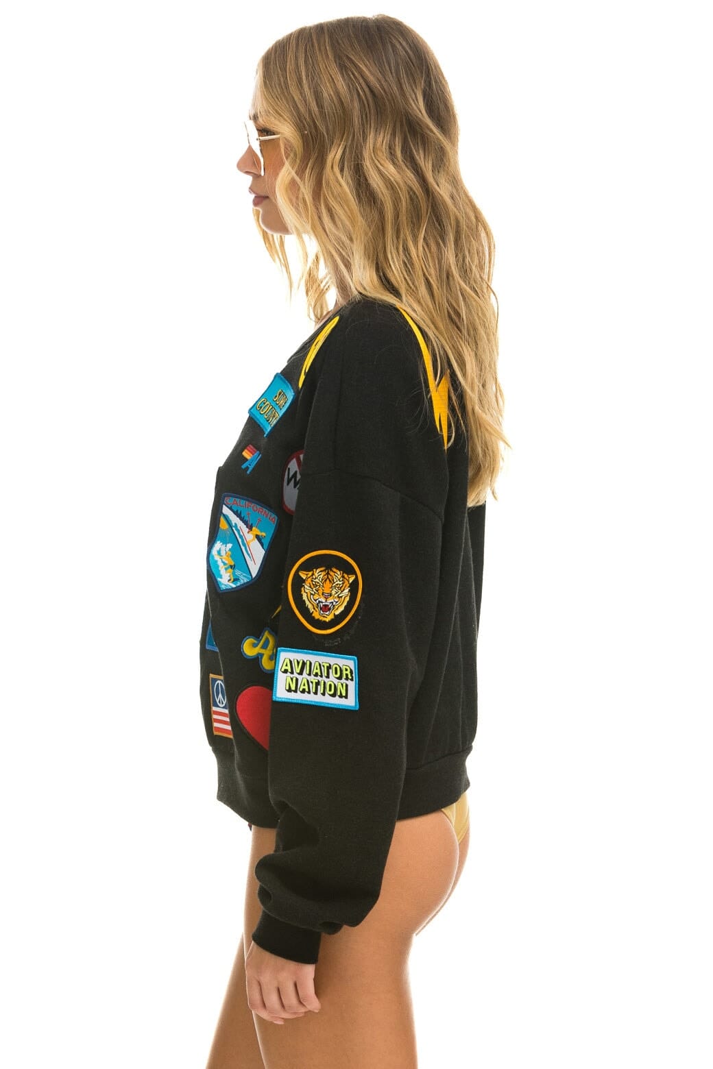 VINTAGE PATCH RELAXED CREW SWEATSHIRT - BLACK - Image 10